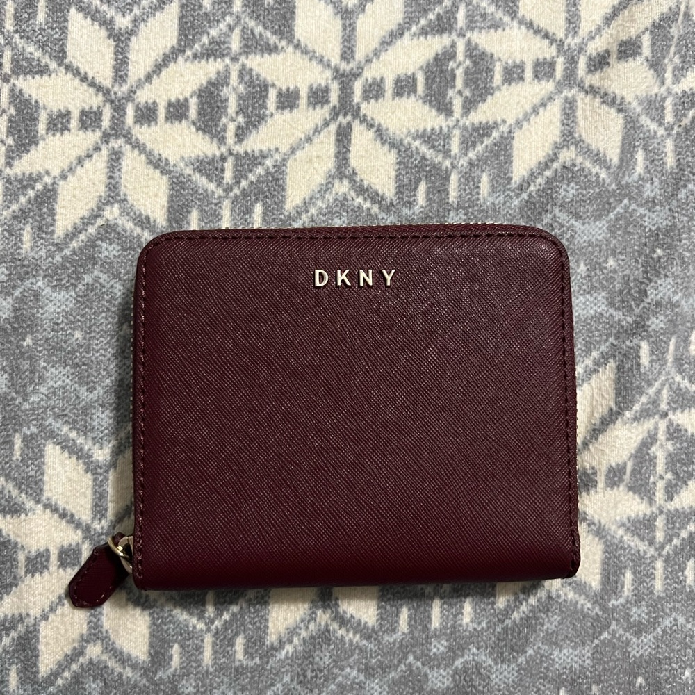 DKNY WALLET